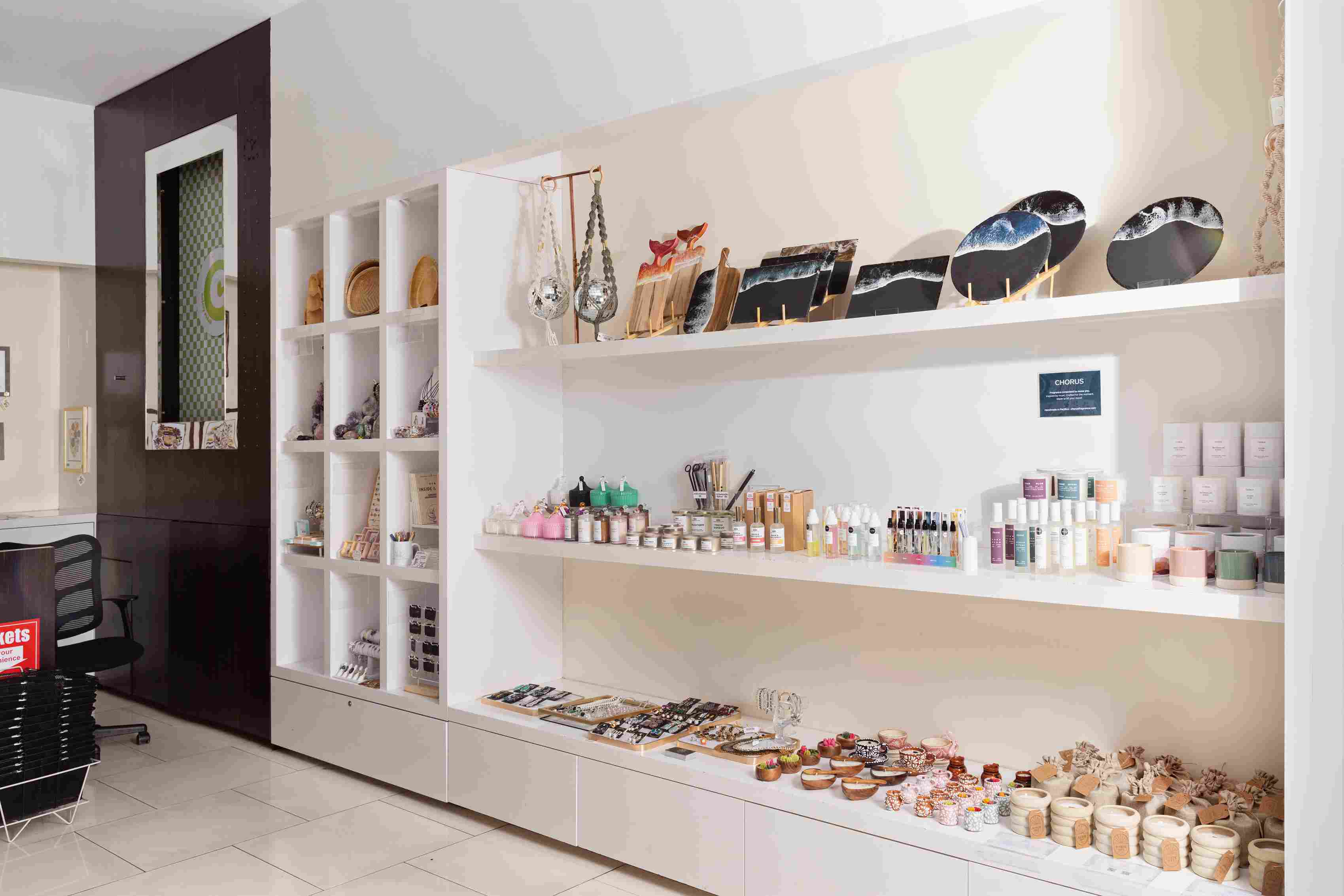 celery-in-store-13_11zon.jpg__PID:d1e63dd0-749f-489b-a9ef-c644b5e32e11